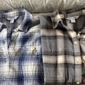 Old Navy Woman’s Tops Flannel Boyfriend Shirts   - Medium